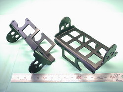 二足歩行ロボットパーツ（ロボットキット・部品） : 精密板金加工 A5052P アルミニウム合金 ｔ2.0 黒アルマイト処理：ROBO-ONE用
